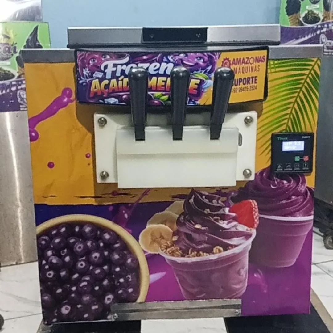 Máquina de três bicos com envelopamento Frozen Açaí Mel
